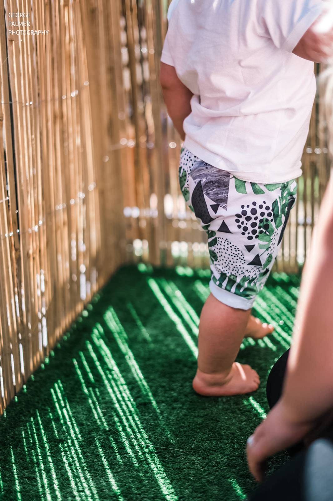 Monstera Shorts